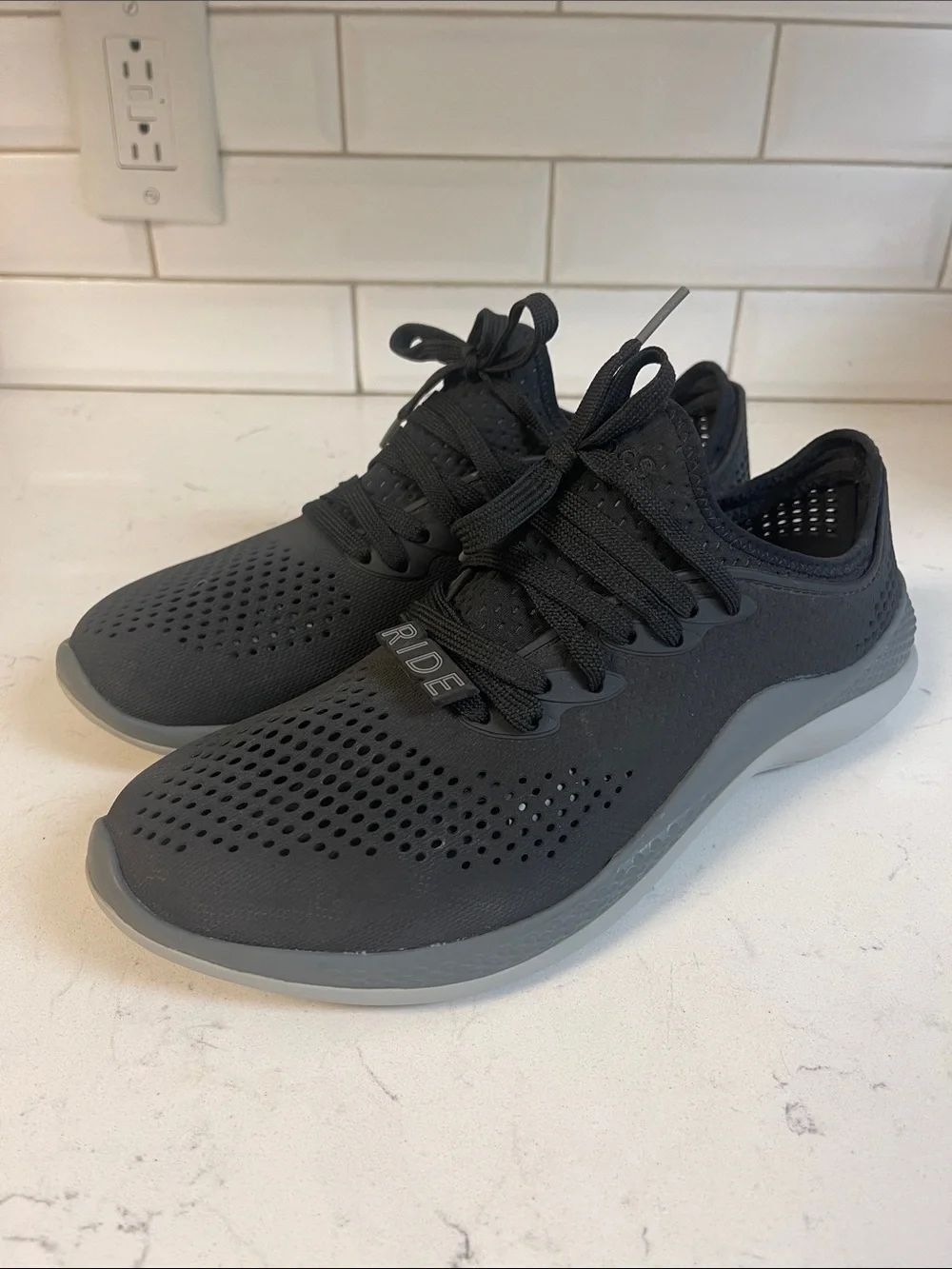Crocs Literide 360 Pacer 'Black' 206705Women’s Size 11 Worn 4-5 times